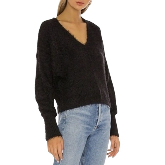 Free People Icing V Pullover Shag Black Oversized Slouchy Sweater Top Size M NEW - Picture 11 of 15